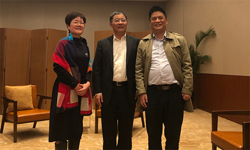 镇江市市长张叶飞接见云海游戏董事长杨冰之一行